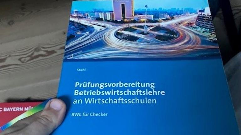 Lehrbuch Prüfungsvorbereitung Betriebswirtschaftslehre an Wirtschaftsschulen