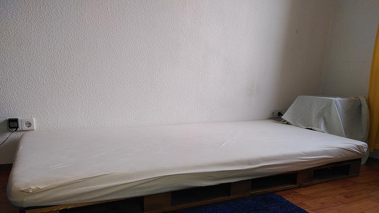 Bett 90x200: VB 90€